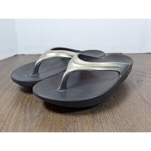 Oofos Oolala Recovery Flip Flops Womens 6 Silver Metallic Thong Sandals Comfort